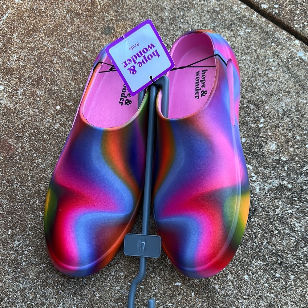 Hope and wonder Tie Dye Clogs/Crocs Size LG 10/11 NWT